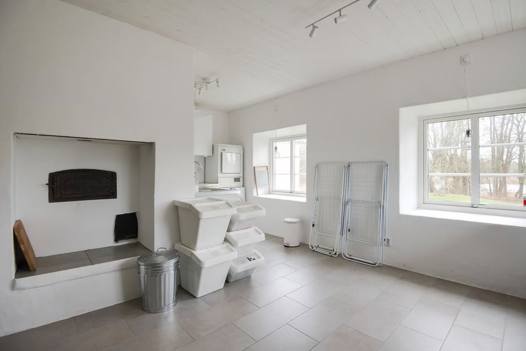 Kalkstenshus med pool, nära havet på Södra Gotland – bild 10 av 24