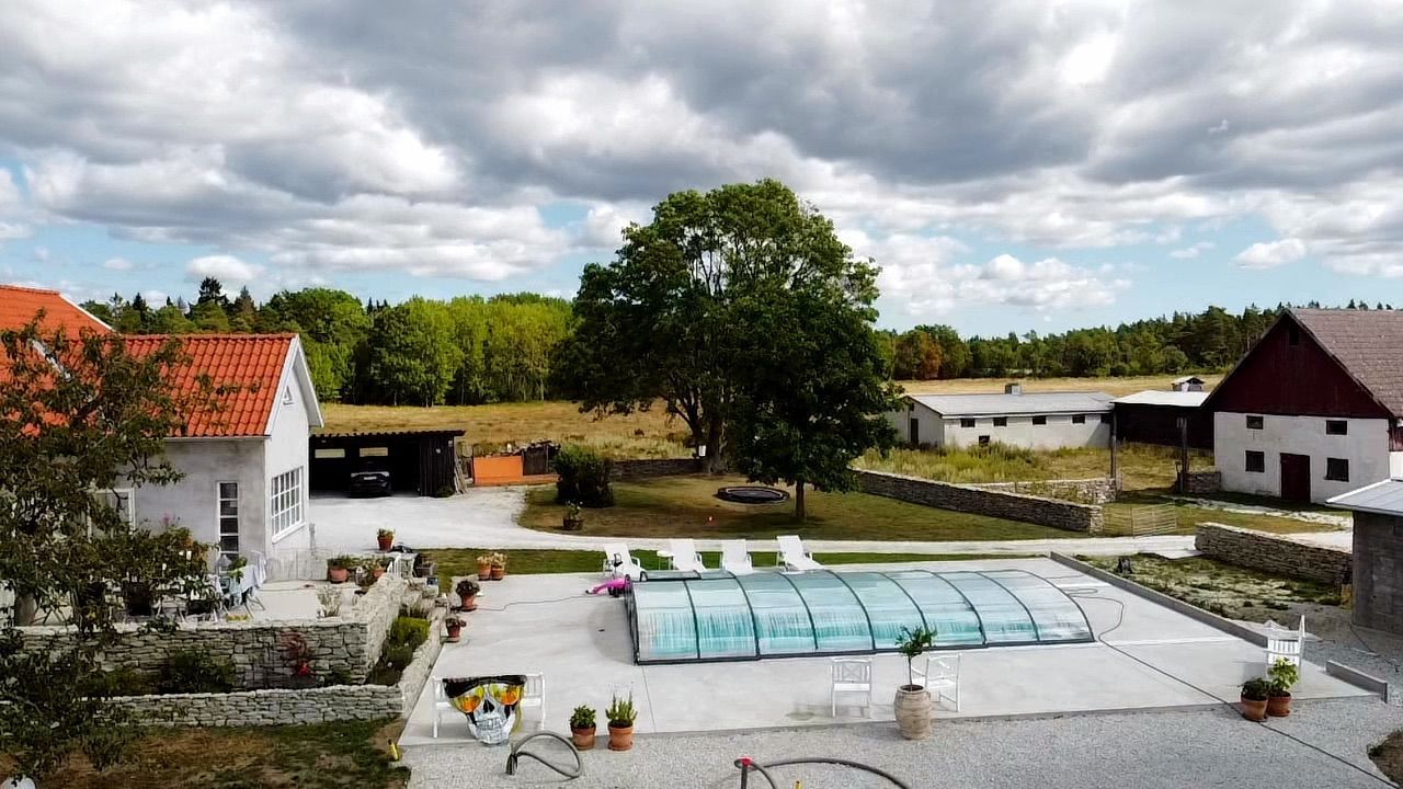 Kalkstenshus med pool, nära havet på Södra Gotland – bild 22 av 24