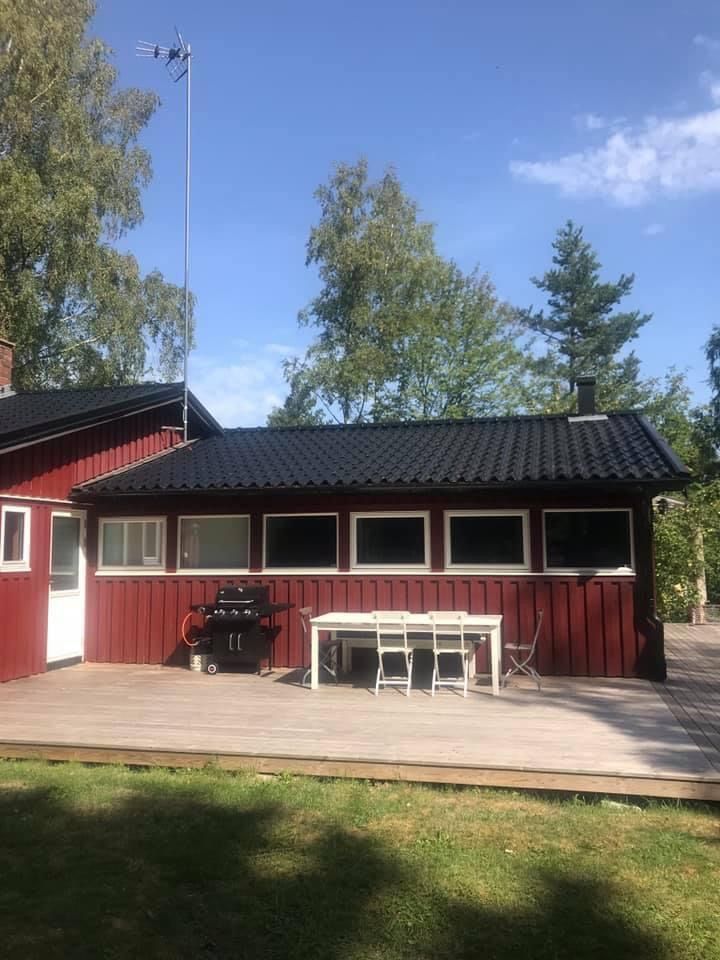 Modernt fritidshus i Roslagen för 1-2 familjer – bild 2 av 14