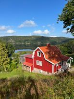 Idyllic house by a beautiful lake