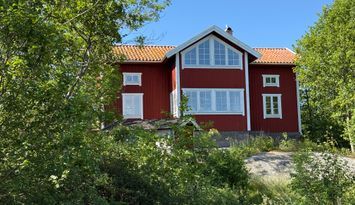Stort hus på Rödlöga i yttersta skärgården