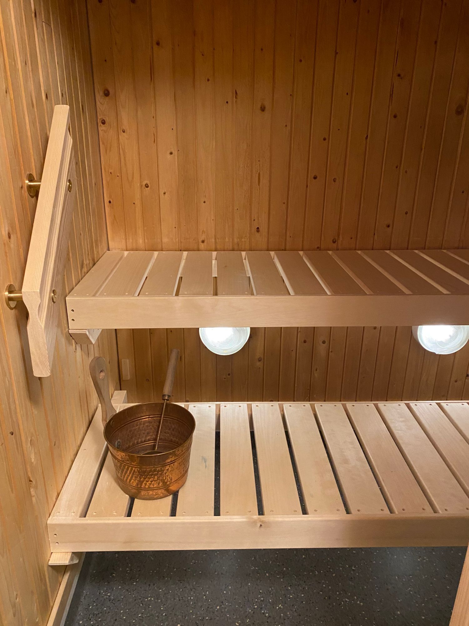 Stuga med bastu i Gubbmyren intill Lindvallen. – bild 6 av 6