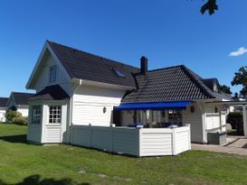 Hus med laddbox i Golfbyn, Ekerum Öland