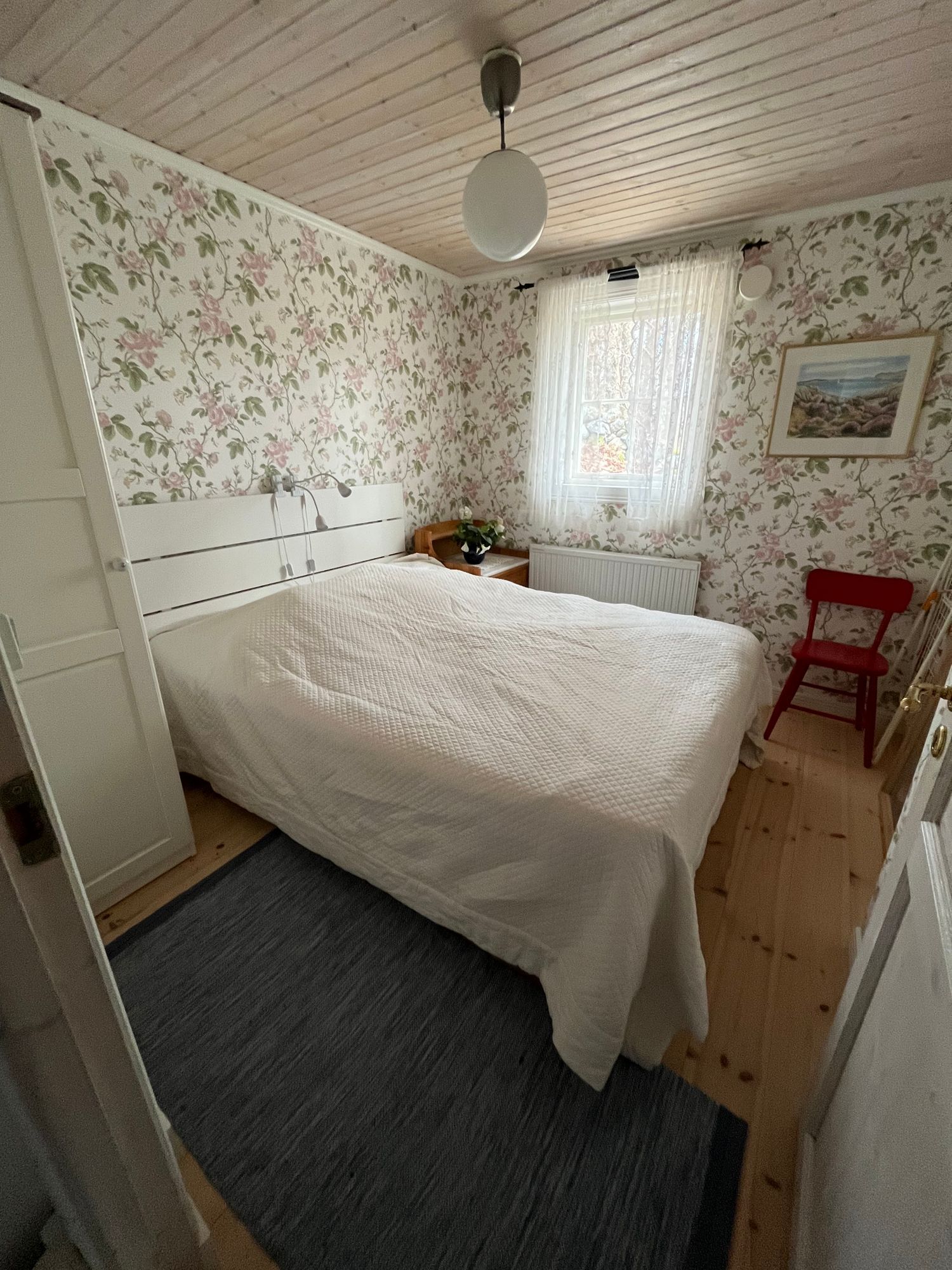 Fräsch stuga i Röra på norra Tjörn – bild 7 av 8