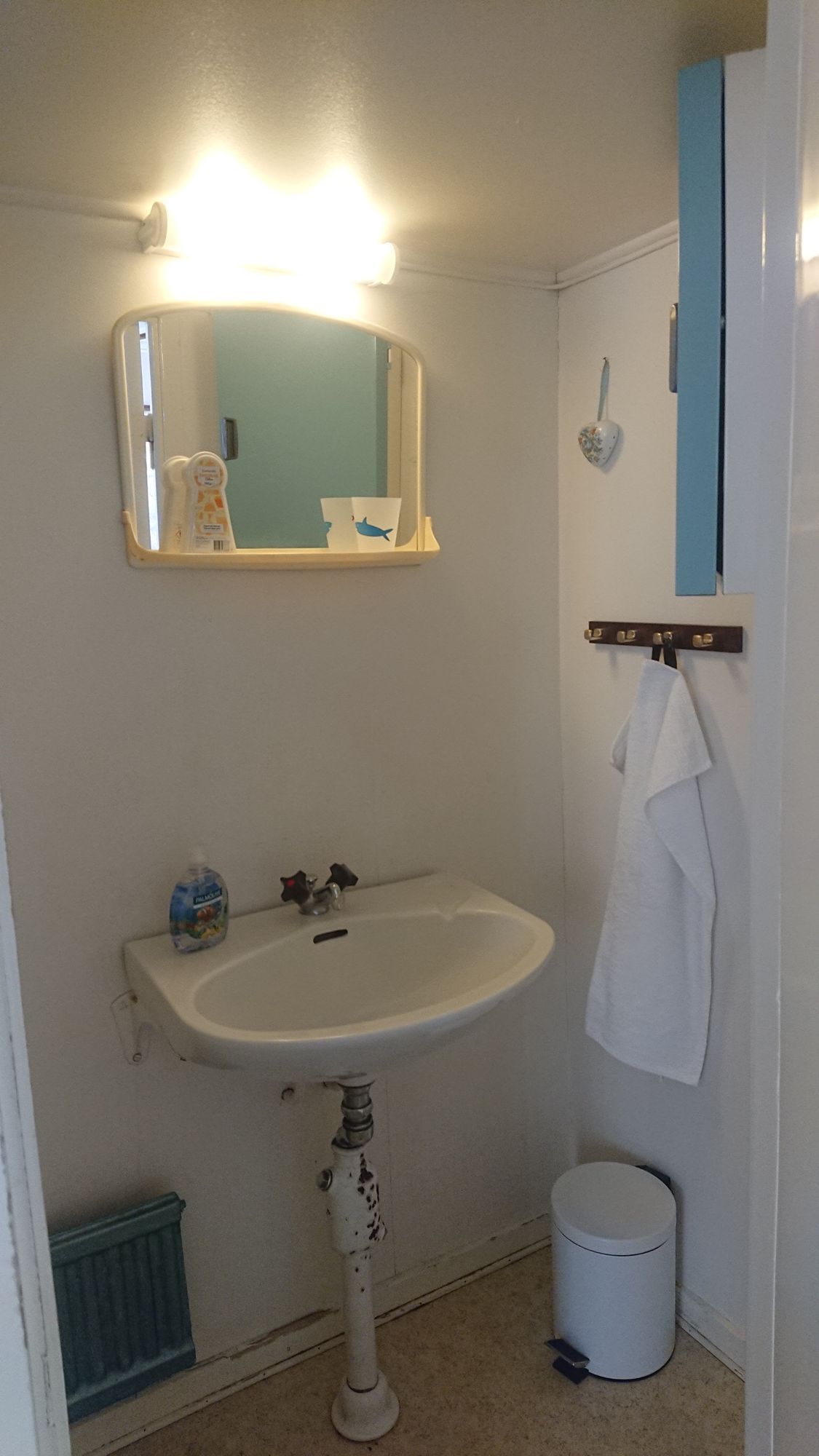 Trivsamt hus i lantlig miljö vid havet – bild 10 av 18