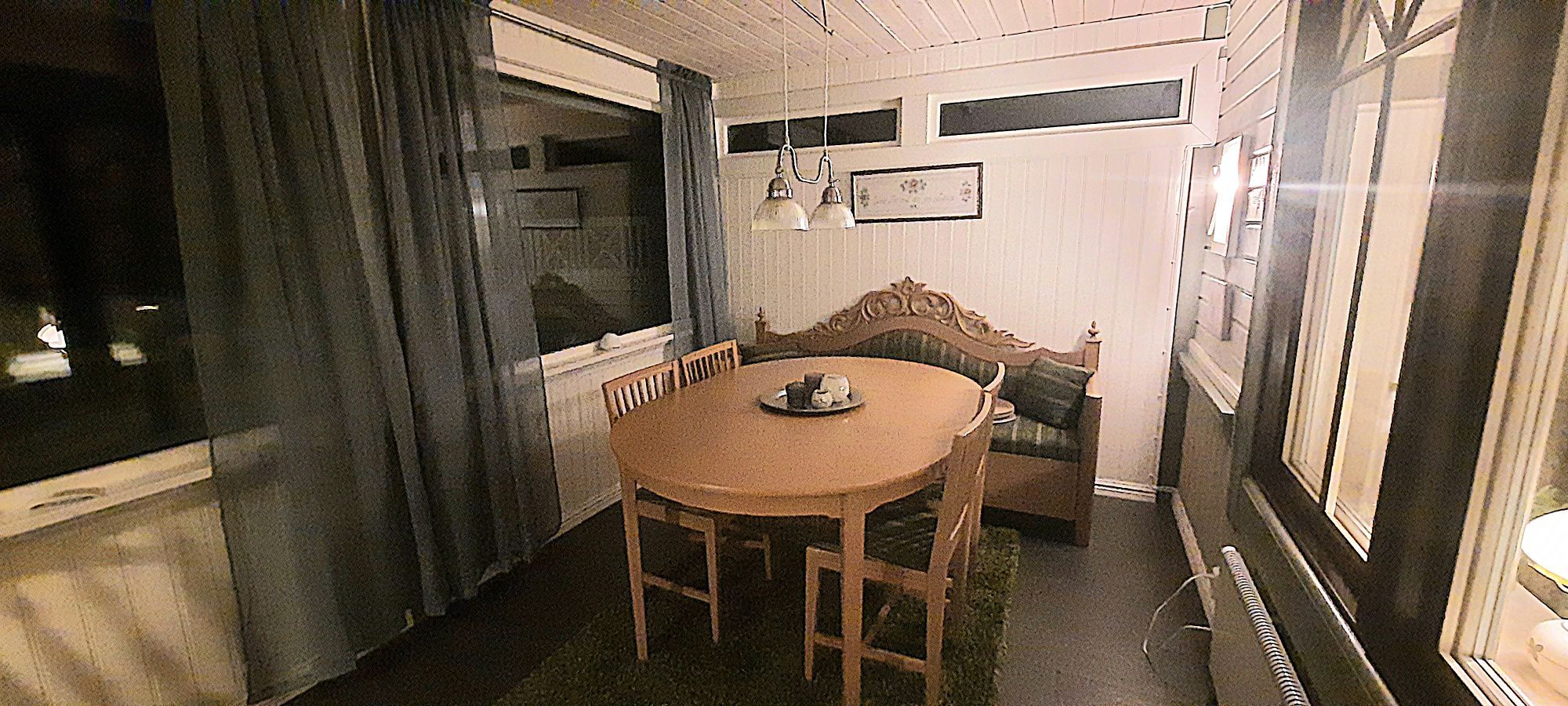 Mysigt fräscht hus i Mora med fint läge vid vatten – bild 11 av 16