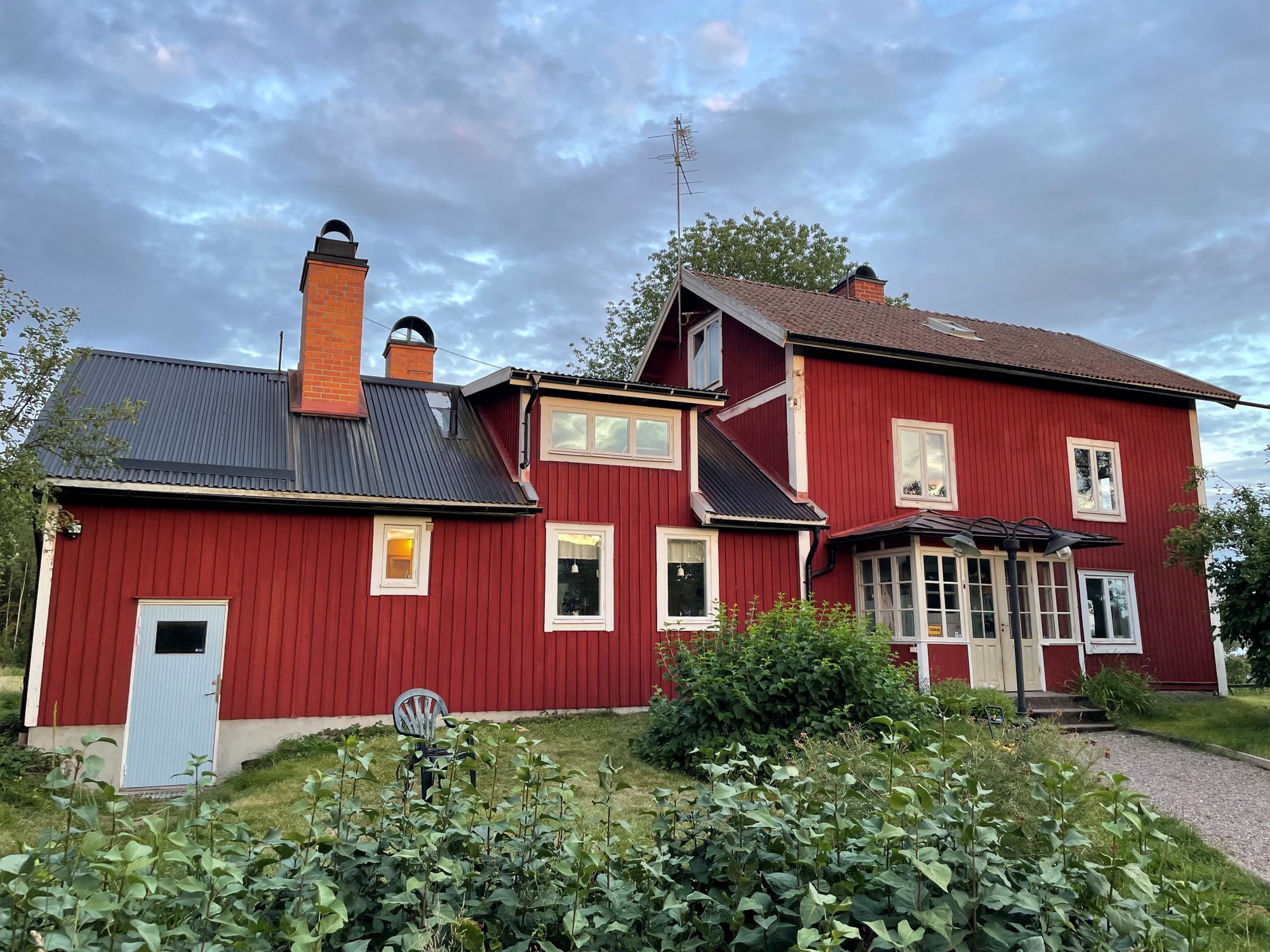Gård vid sjö med egen bad & båtplats – bild 24 av 24