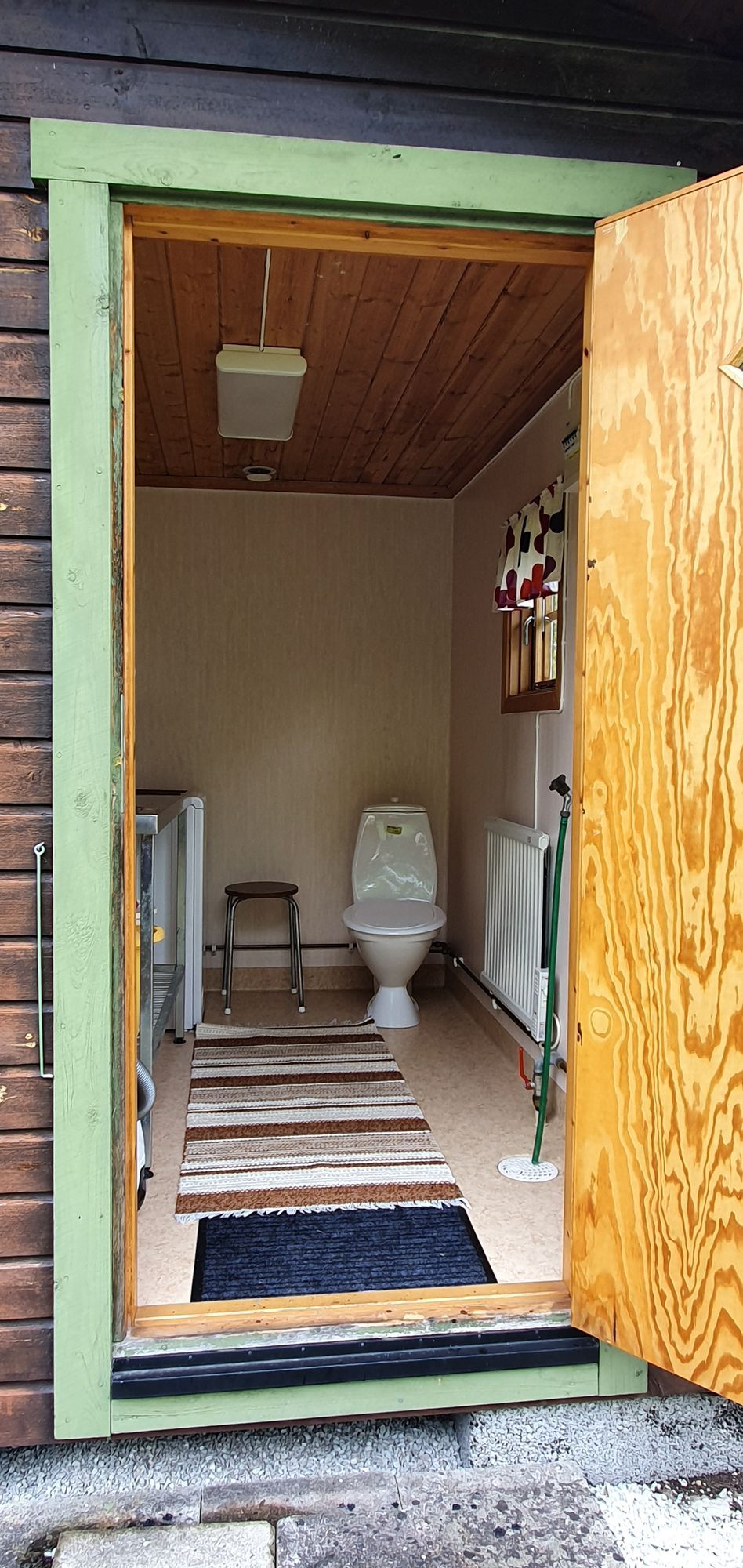 Strandnära stuga vid Åminne – bild 6 av 9