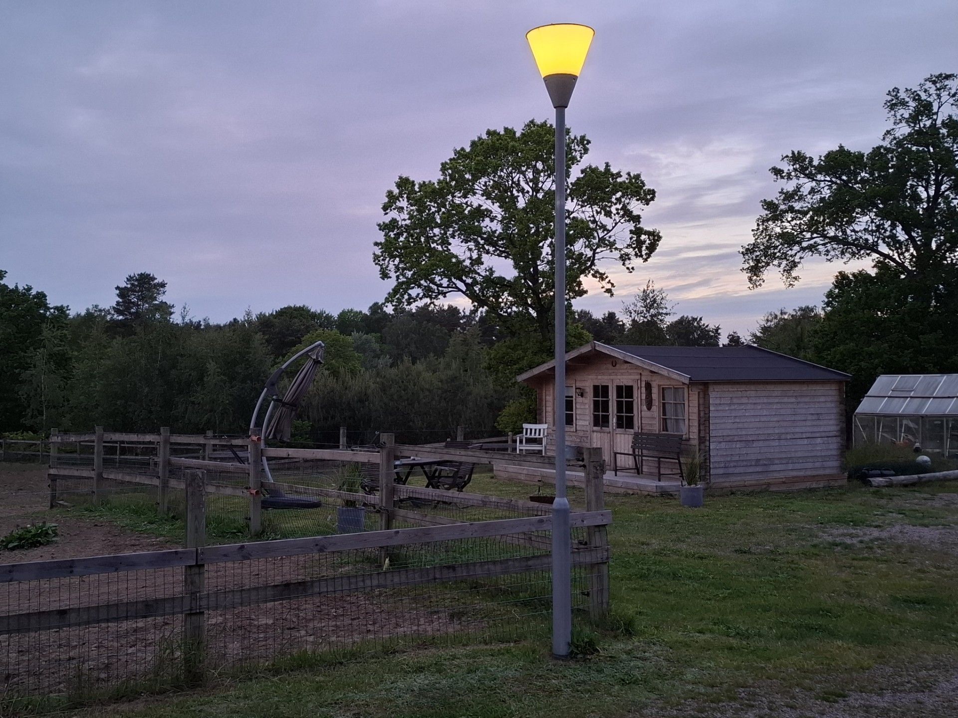 Mysig stuga i naturidyll – bild 8 av 17