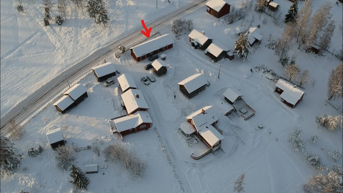 Bo på mysig helrenoverad dalagård mitt i byn !
