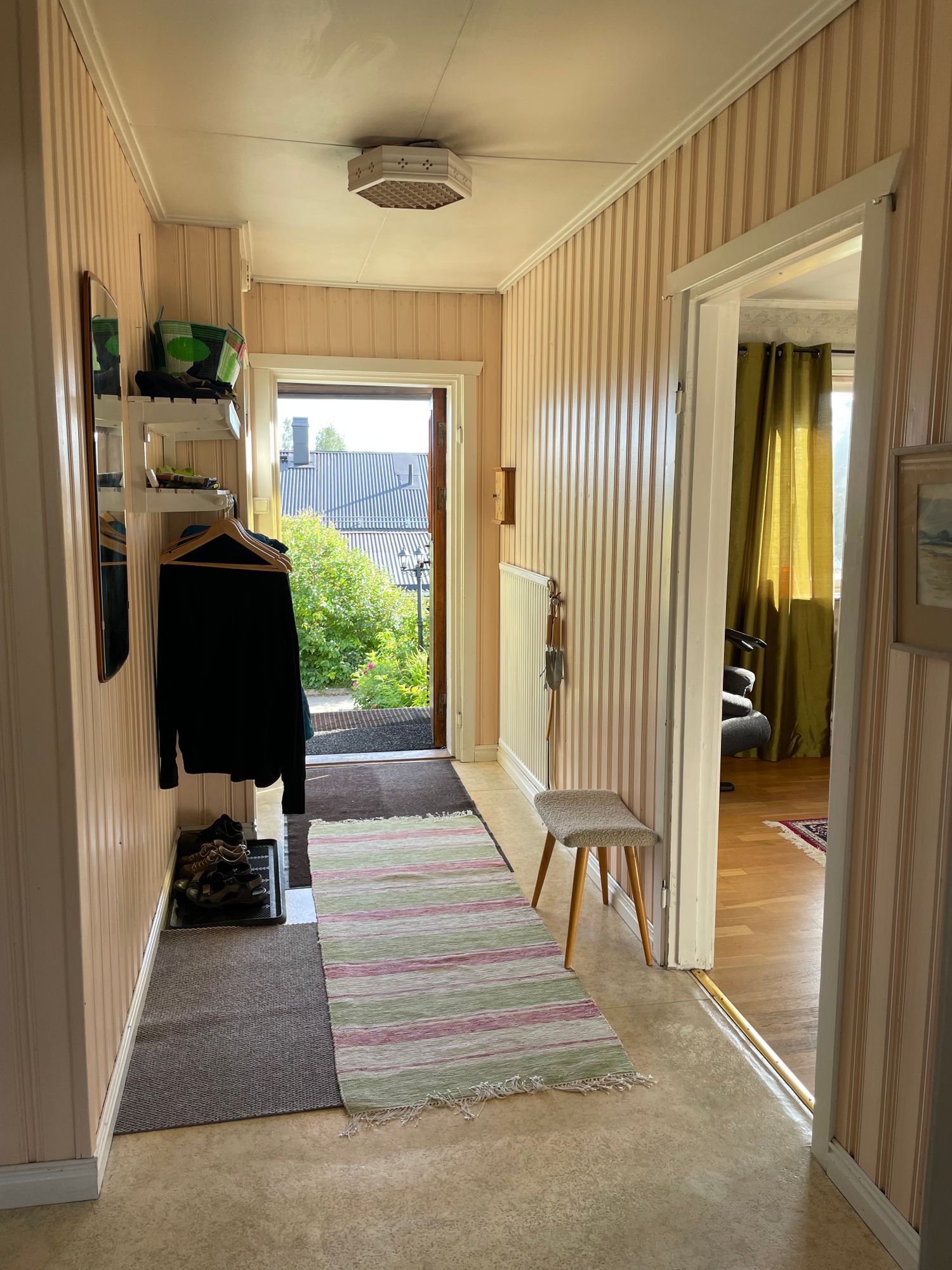Hus i centrala Jokkmokk, med utsikt mot solnedgång – bild 3 av 20