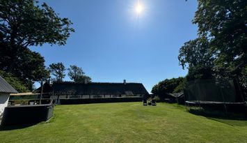 Charmig Skånelänga på Österlen med Spabad