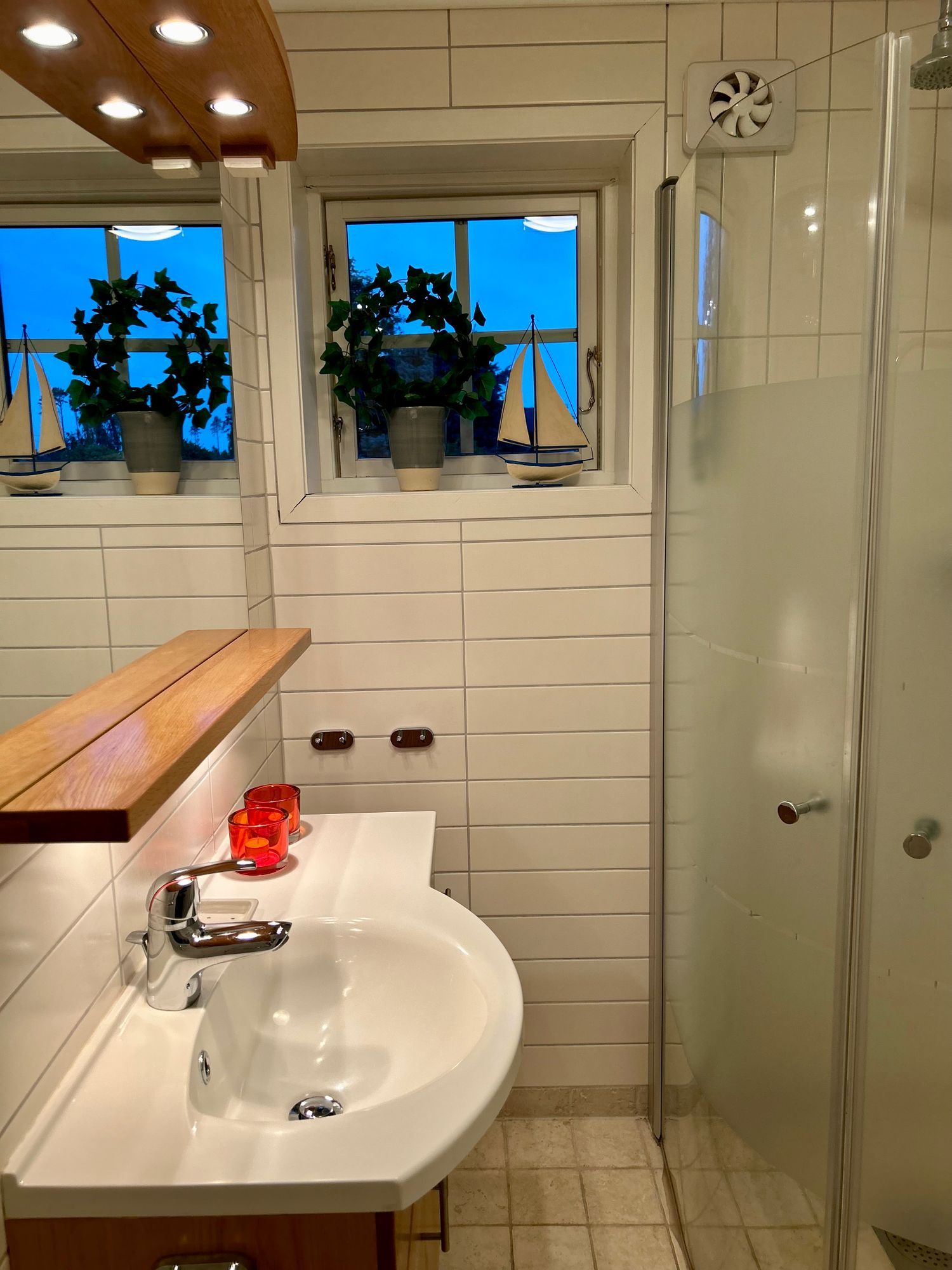 Ett stenkast från vattnet i sommaridyllen Skatan – bild 7 av 24