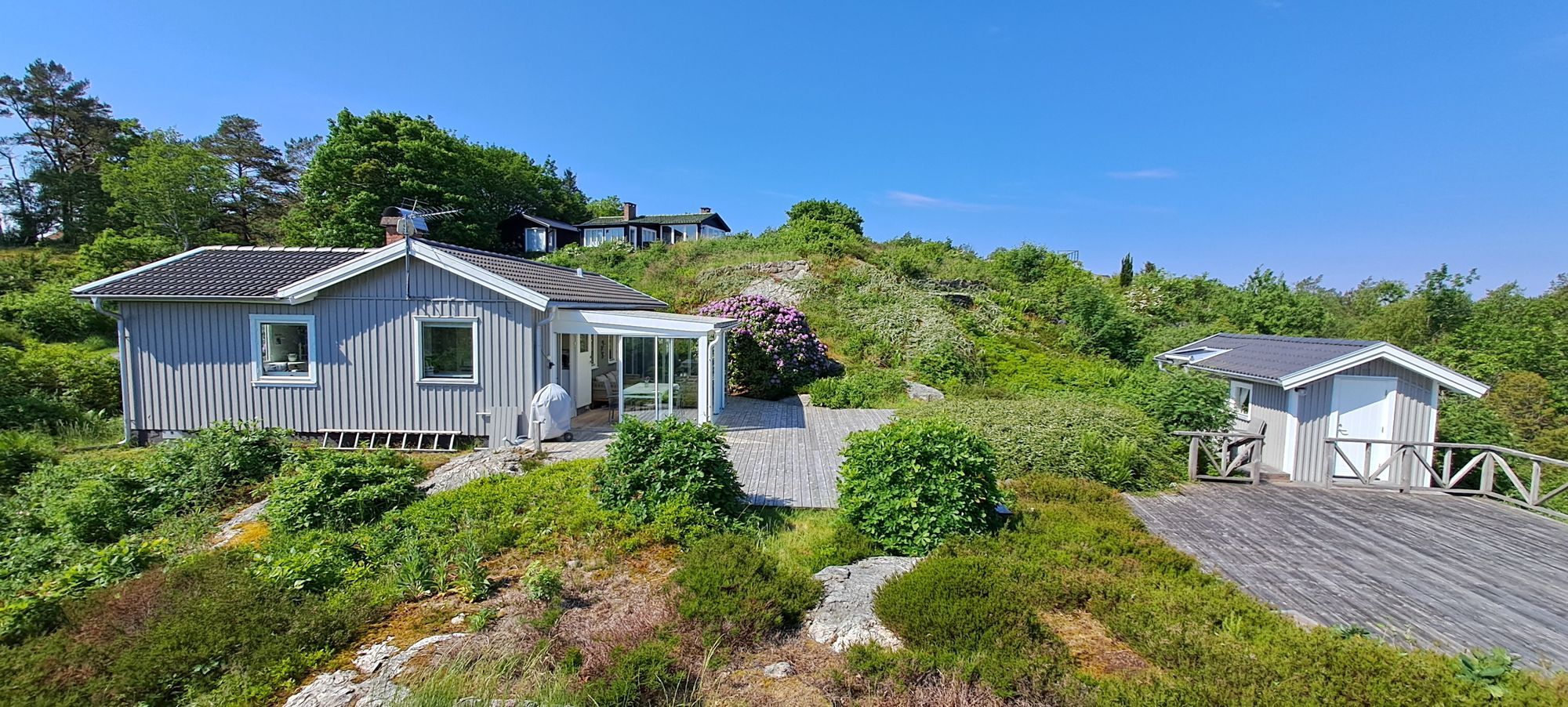 Hyr vår ljusa, fina sommarstuga!
