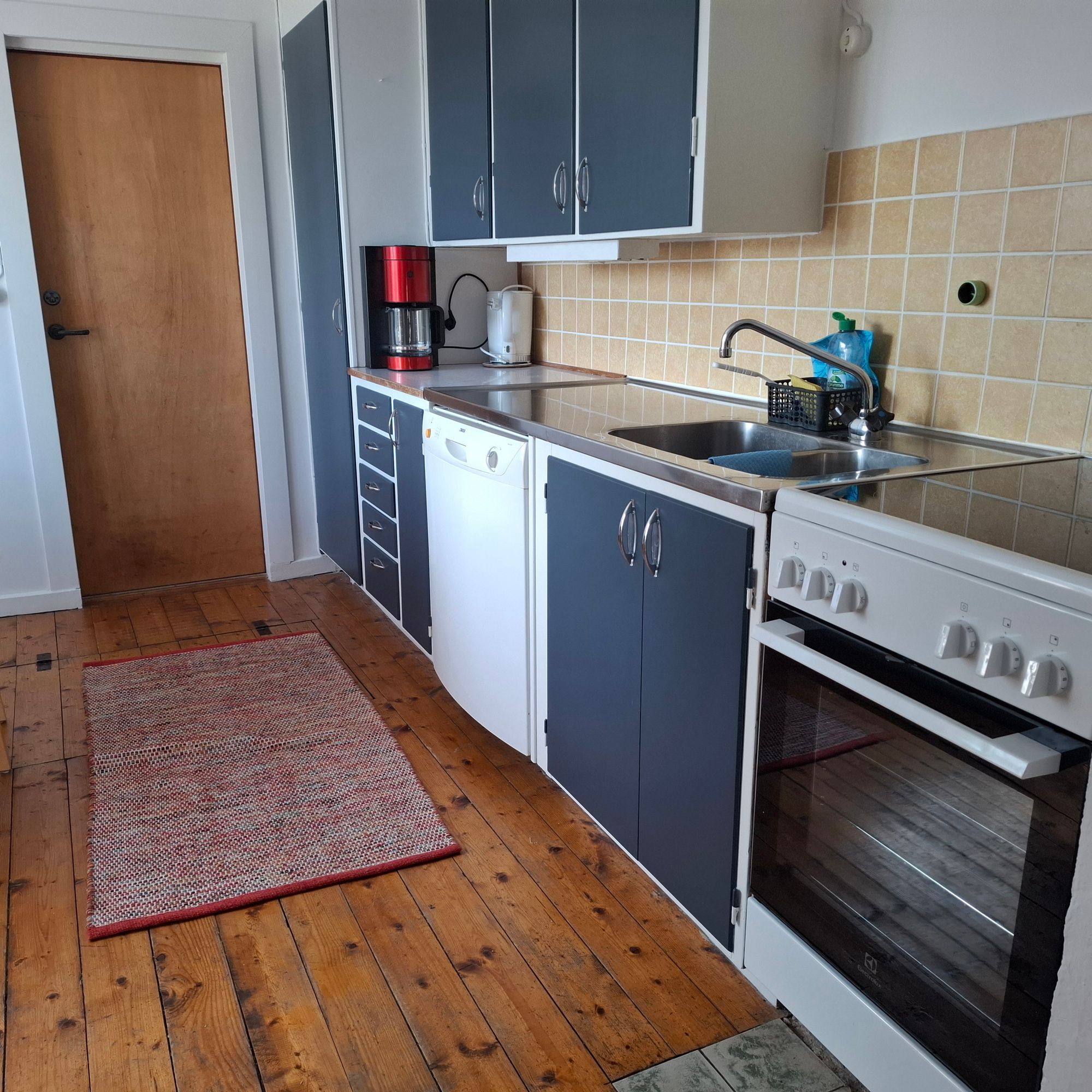 Falkenberg-Ringsegård-Skrea-800 m till stranden. – bild 12 av 24