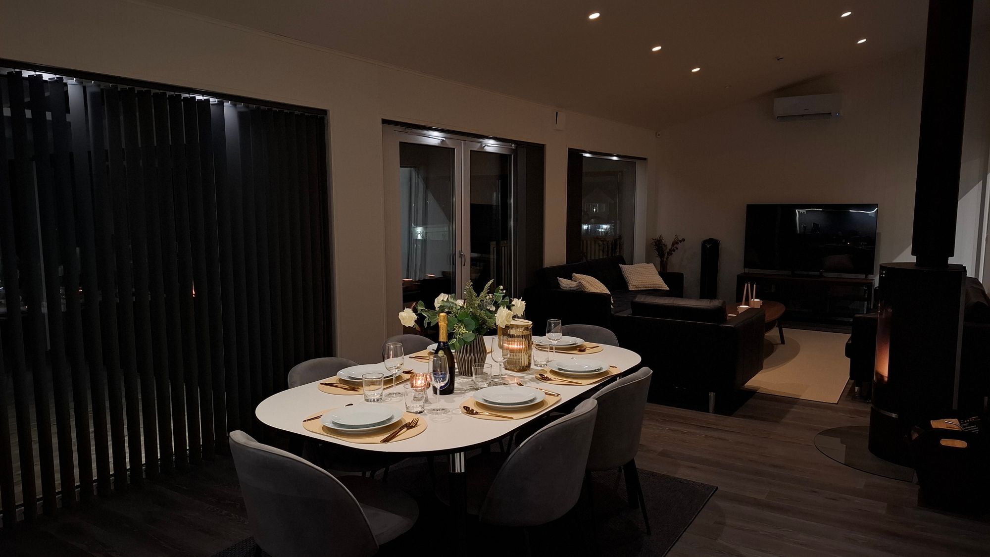 Modern Stuga med sjöutsikt, spa anläggning – bild 11 av 24