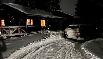 Mysig stuga på Storhogna med laddbox för elbil