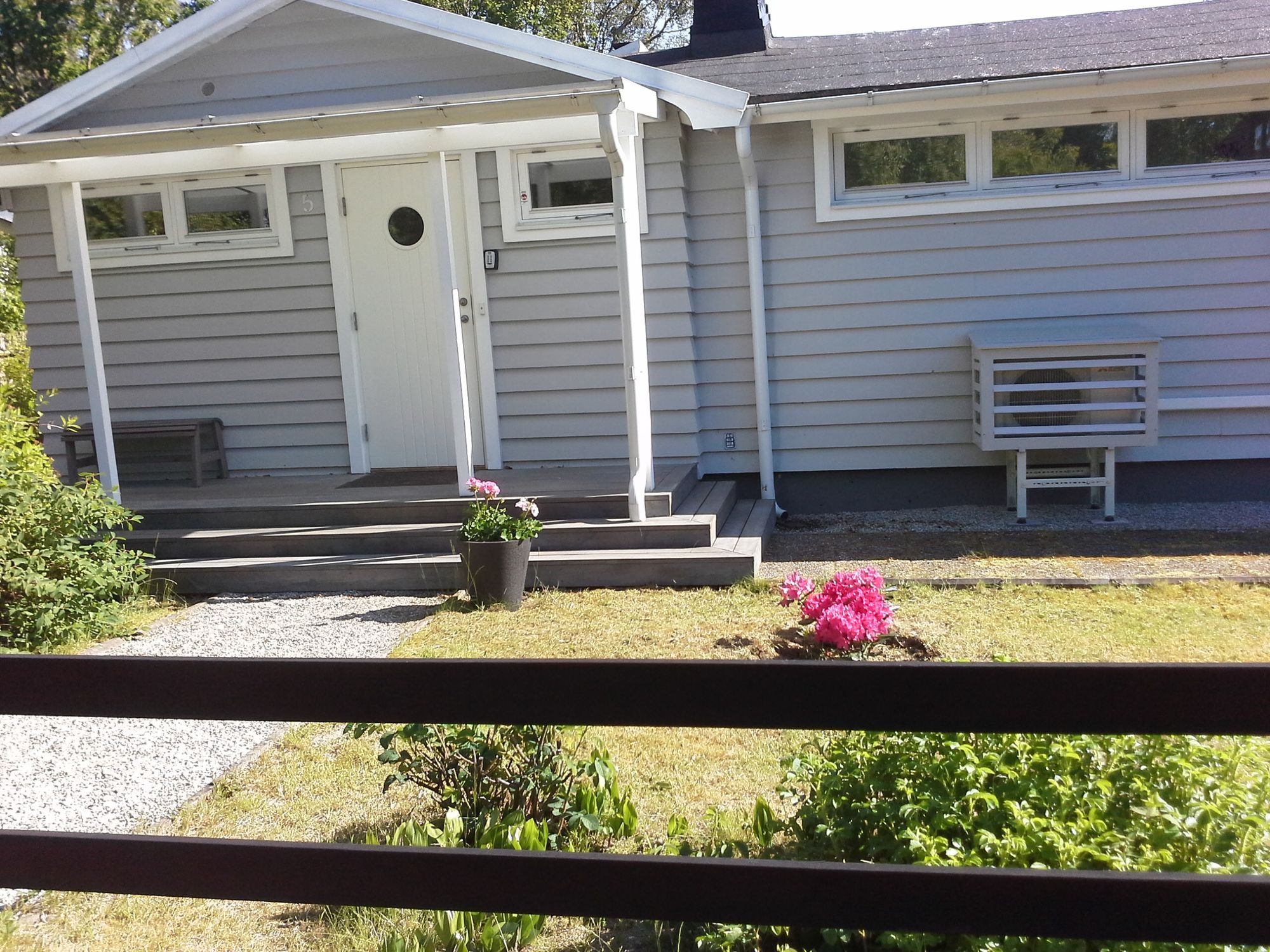 Modernt, strandnära hus vid Höganäs, Kullabygden – bild 17 av 18