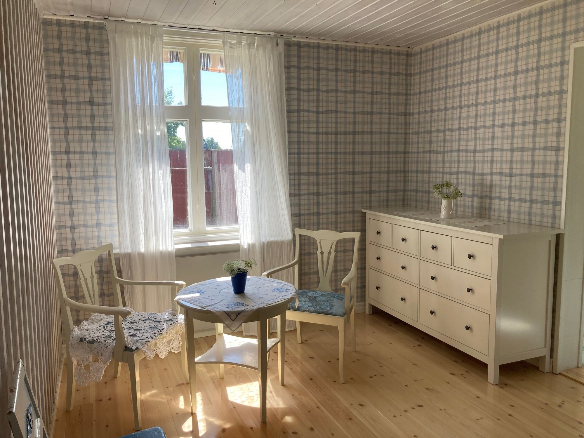 Mysigt hus på landet nära Skara. – bild 7 av 17