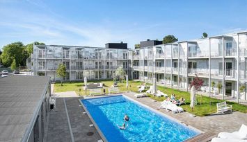 Central lägenhet i Visby, tillgång till pool