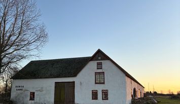 Kalkstenslada i naturskönt område på Sudret.