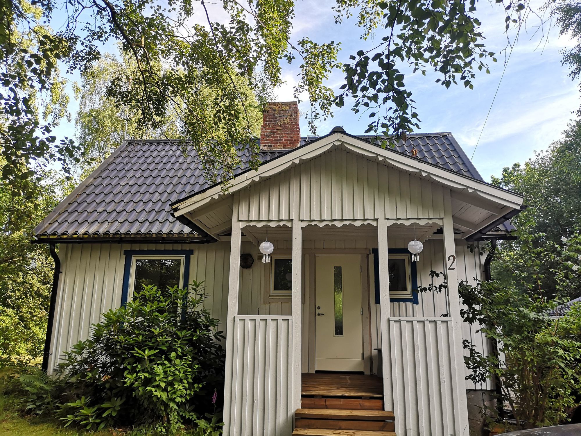 Stuga nära både skog och hav