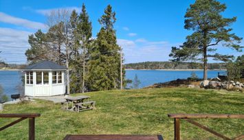 Mysigt semesterboende med spabad och havsutsikt!