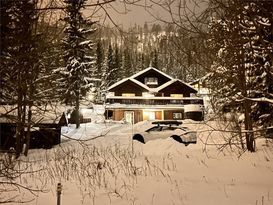 Riktig fjällstuga i Klövsjö