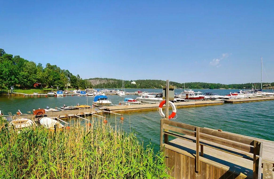 Härligt sjönära sommarhus
