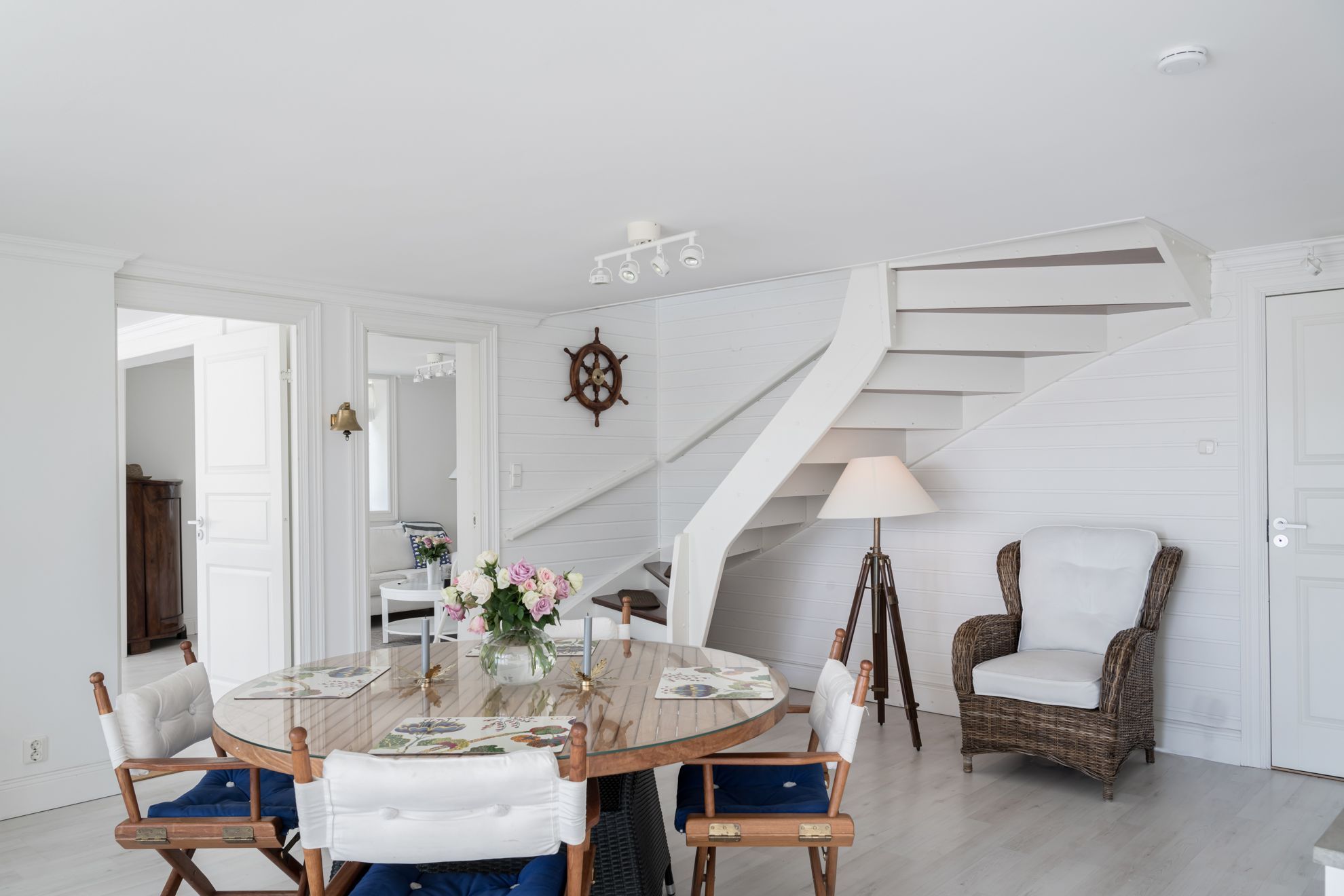 HAMPTONS STYLE WATERFRONT PROPERTY NEAR STOCKHOLM – bild 4 av 24
