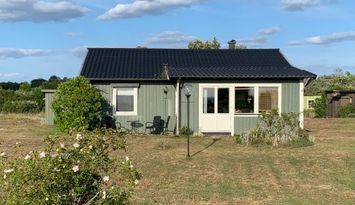 Fint läge med havsutsikt i Djupvik