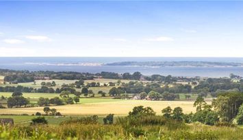 Stor villa med havsutsikt