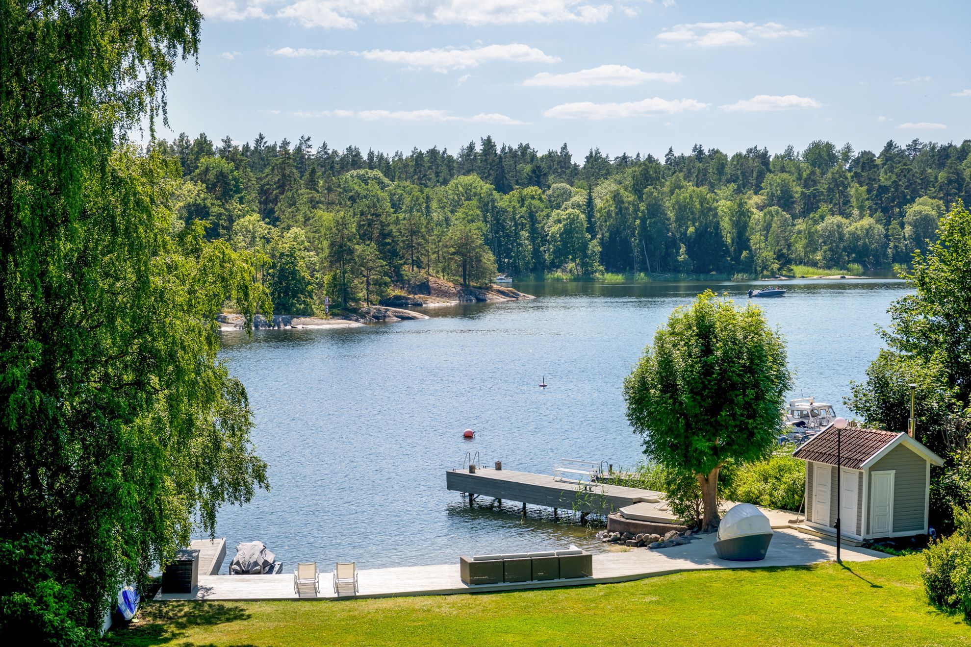 HAMPTONS STYLE WATERFRONT PROPERTY NEAR STOCKHOLM – bild 8 av 24