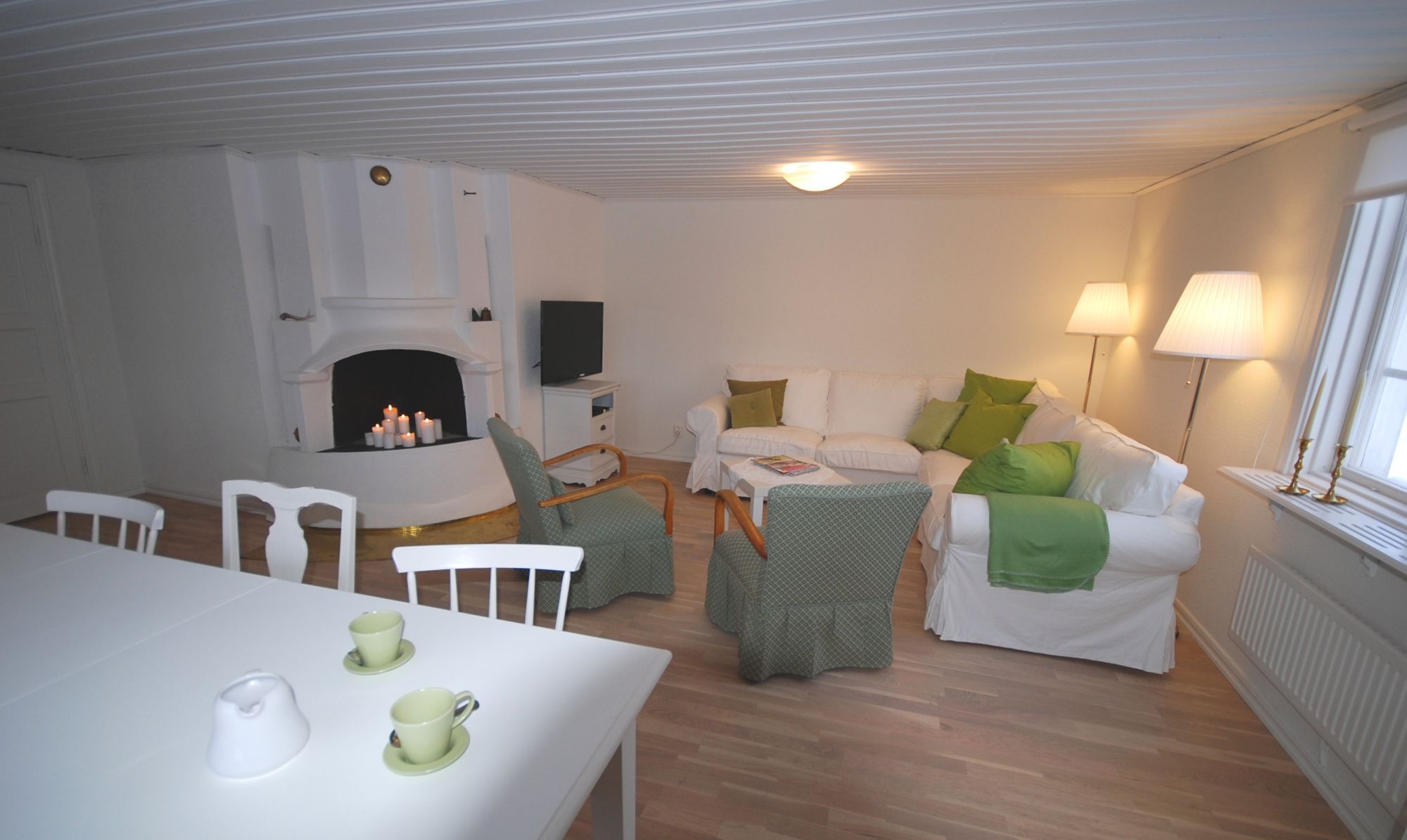 Stuga Äppellund – bo med ”Bullerby-atmosfär” – bild 2 av 12