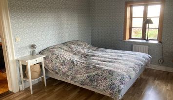 Bo på charmig hästgård!