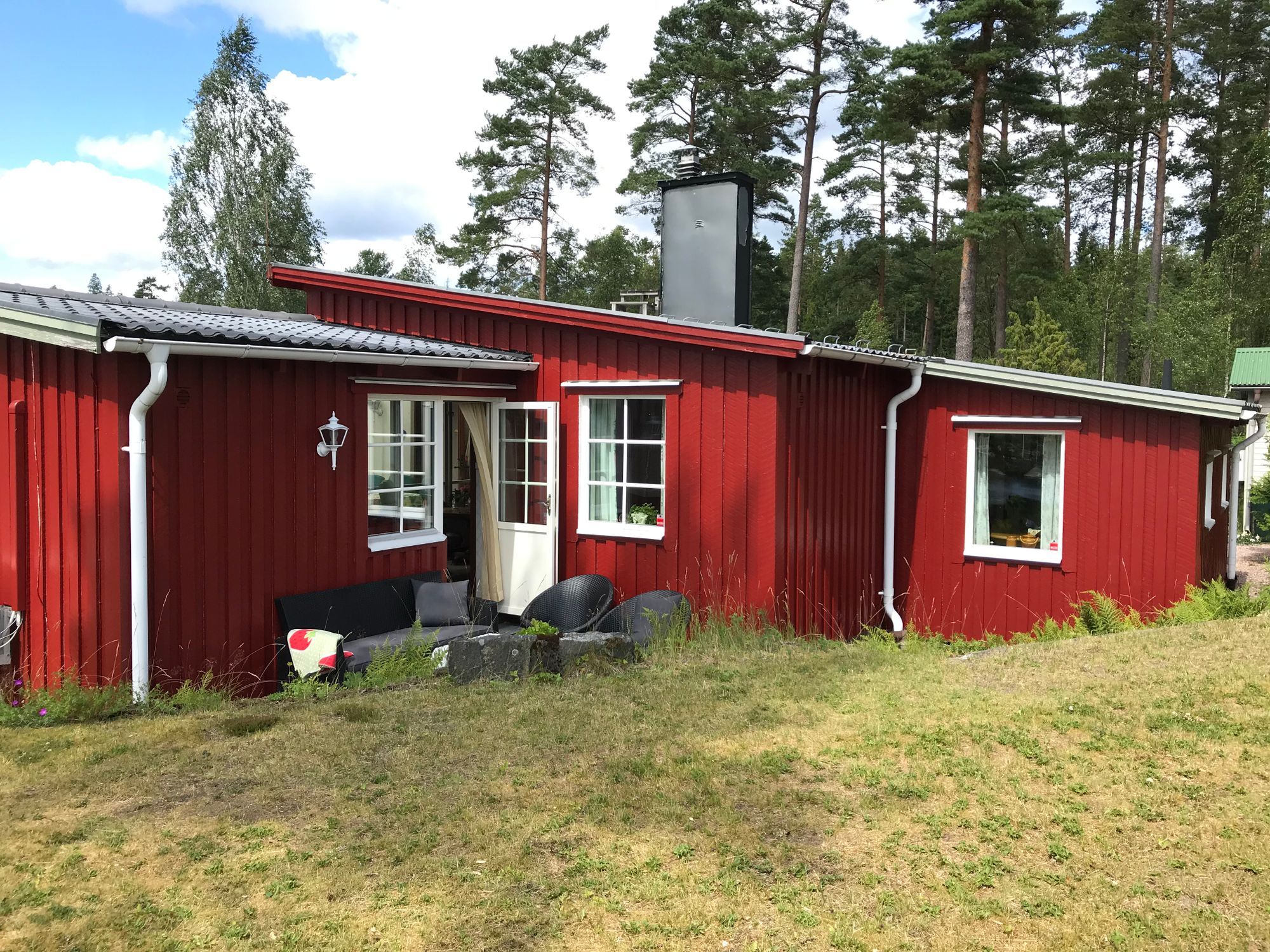 Stuga med sjöläge i Småland – bild 3 av 19