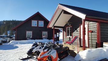 Kleineres Ferienhaus mit Ski-In-Lage