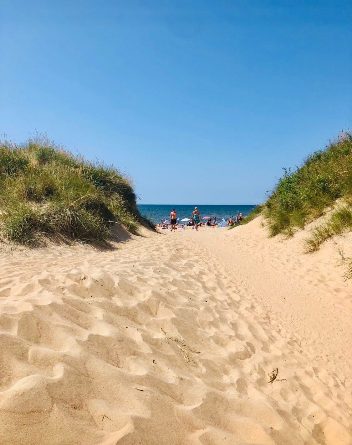 Mysig badstuga på Skrea strand i Falkenberg. – bild 10 av 13