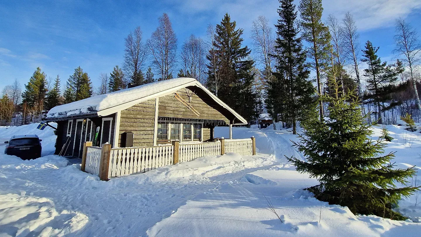 Ski-in/Ski-out 8-bädds stuga i Kläppen