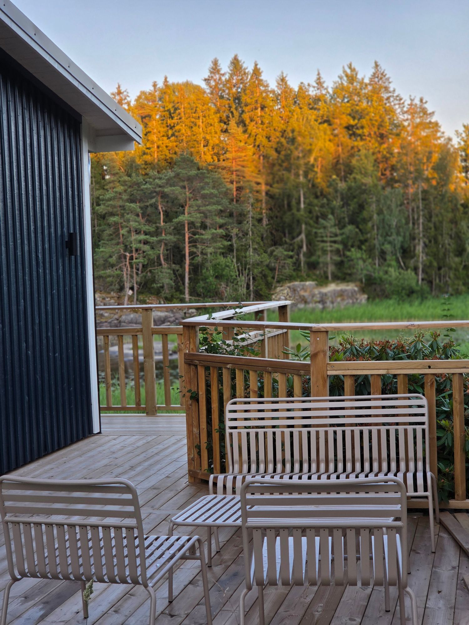 Stuga vid sjökanten – bild 19 av 22