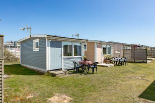 Strandnära badstugor på Skrea Strand i Falkenberg