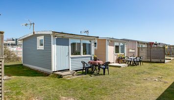 Strandnära badstugor på Skrea Strand i Falkenberg