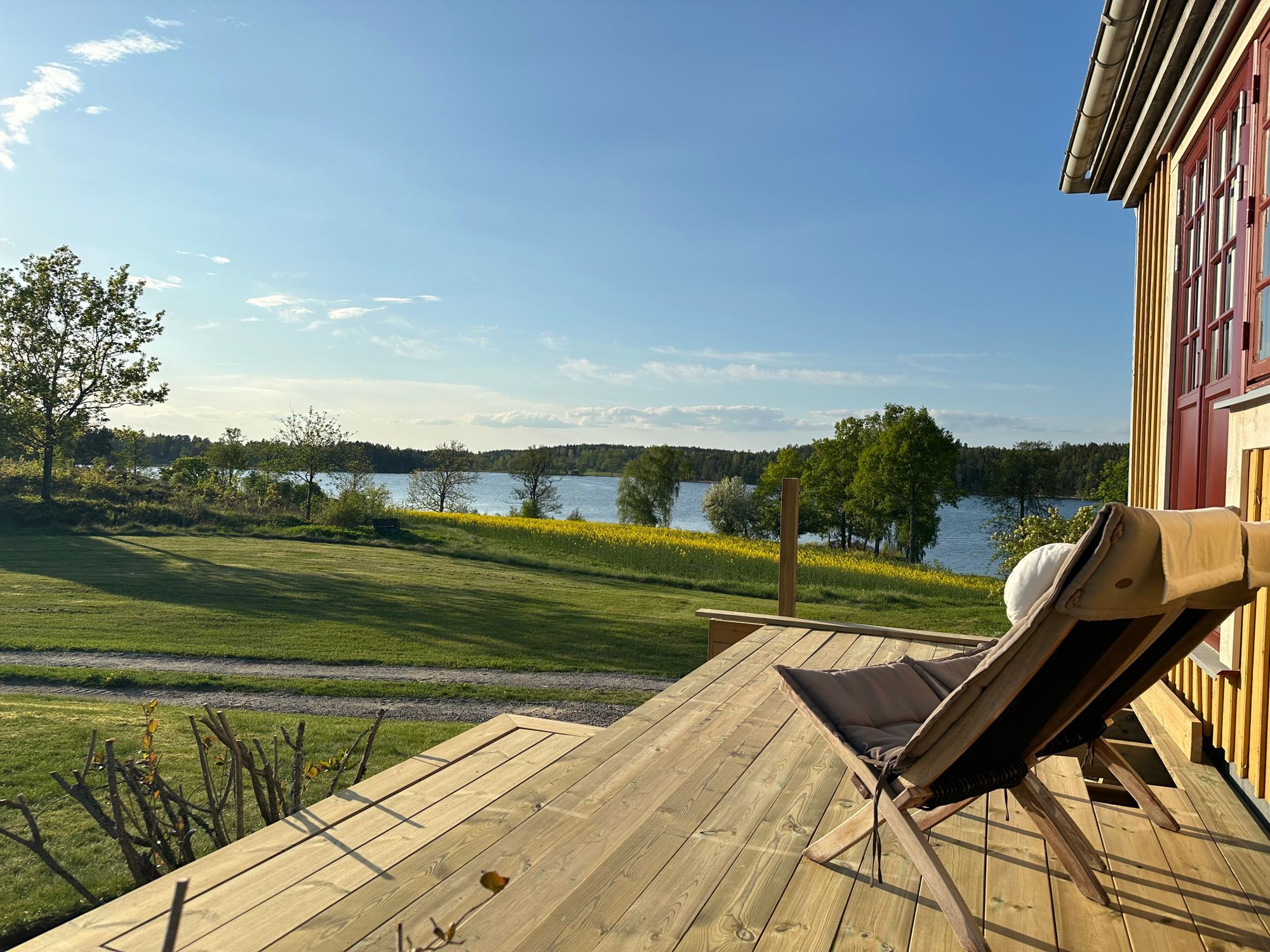 Topprenoverat med privat brygga på gård i Sörmland – bild 4 av 24