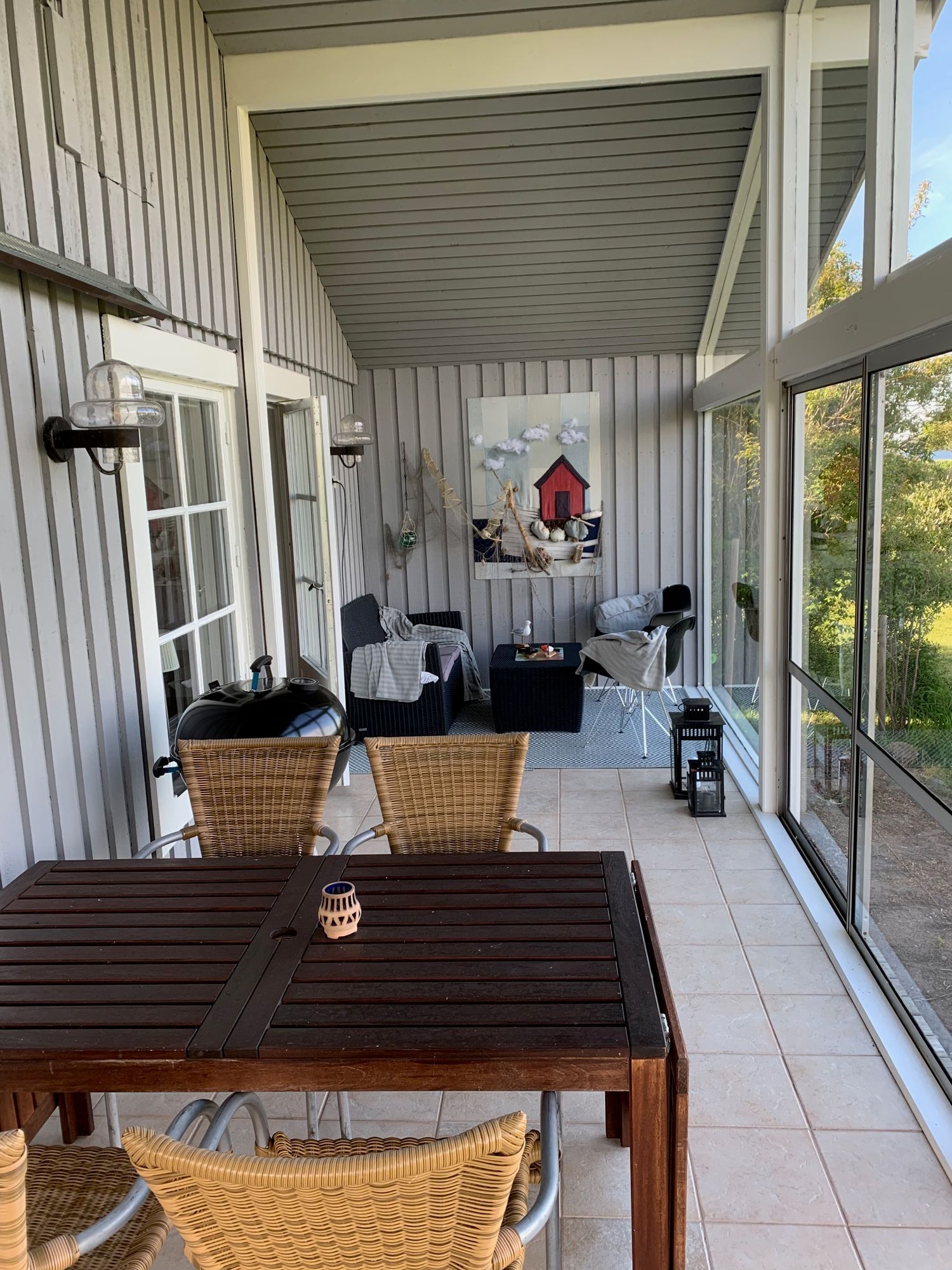 Fräsch stuga med havsutsikt på Sturkö – bild 2 av 19