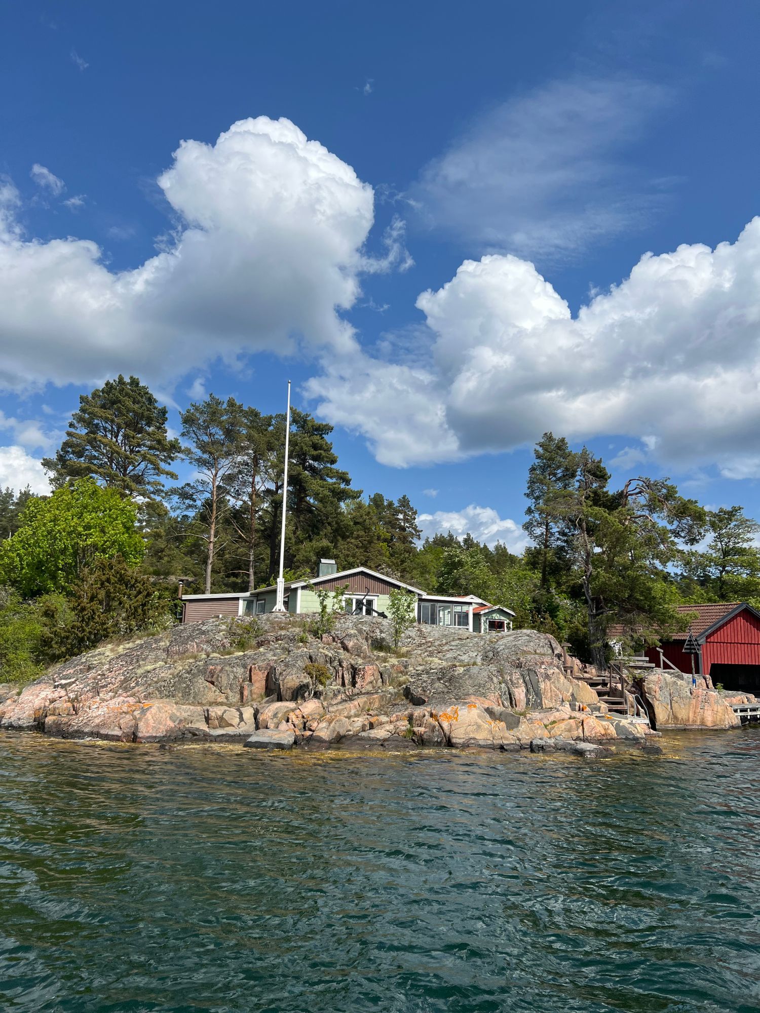 Sommarhus på skärgårdsö – bild 2 av 24
