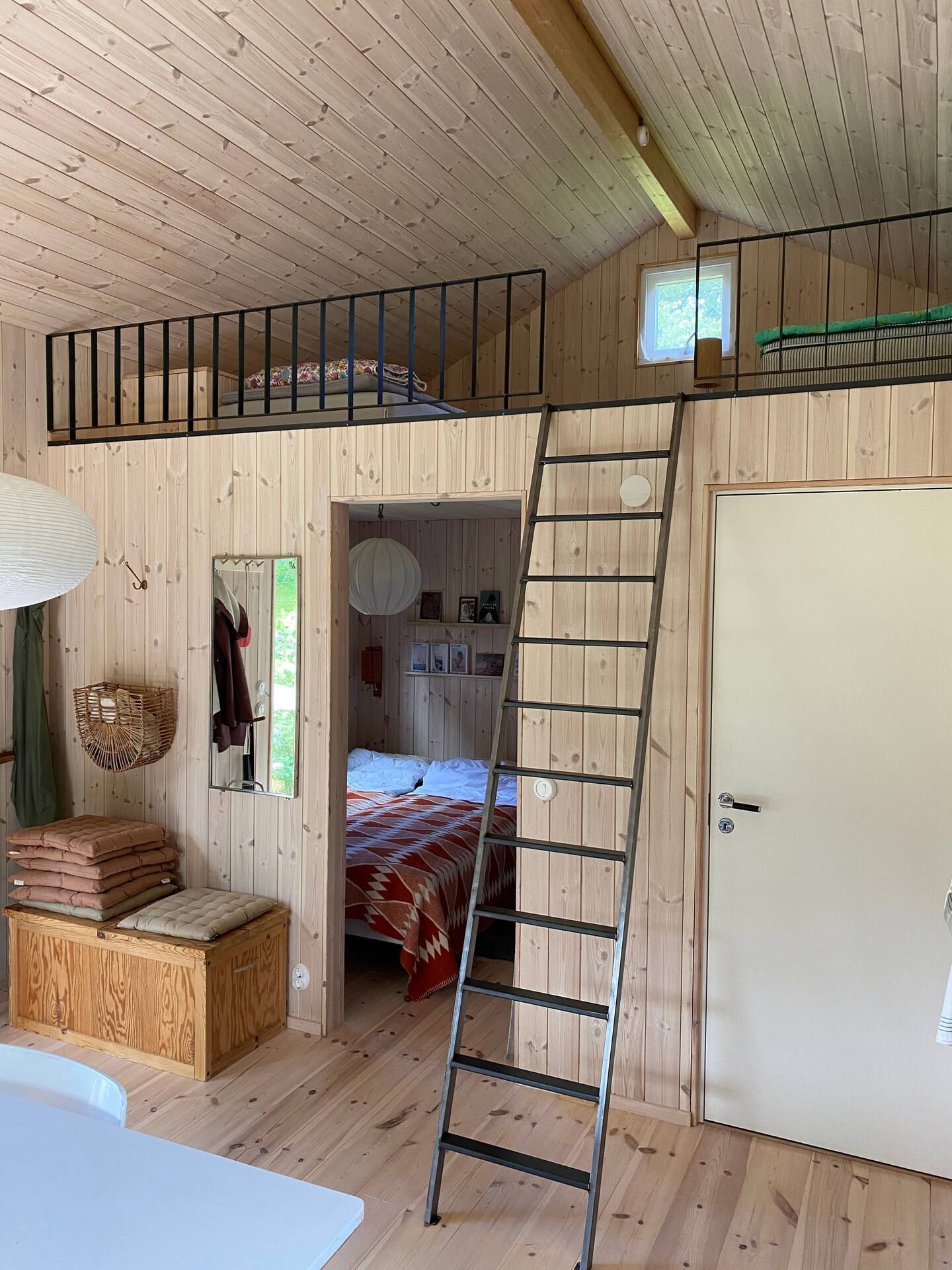 Två stugor i idyllen Orrnäs – bild 23 av 24