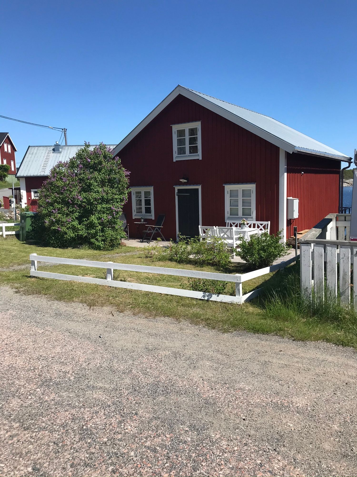Sjöbod uthyres i Bönhamns fiskeläge – bild 2 av 12
