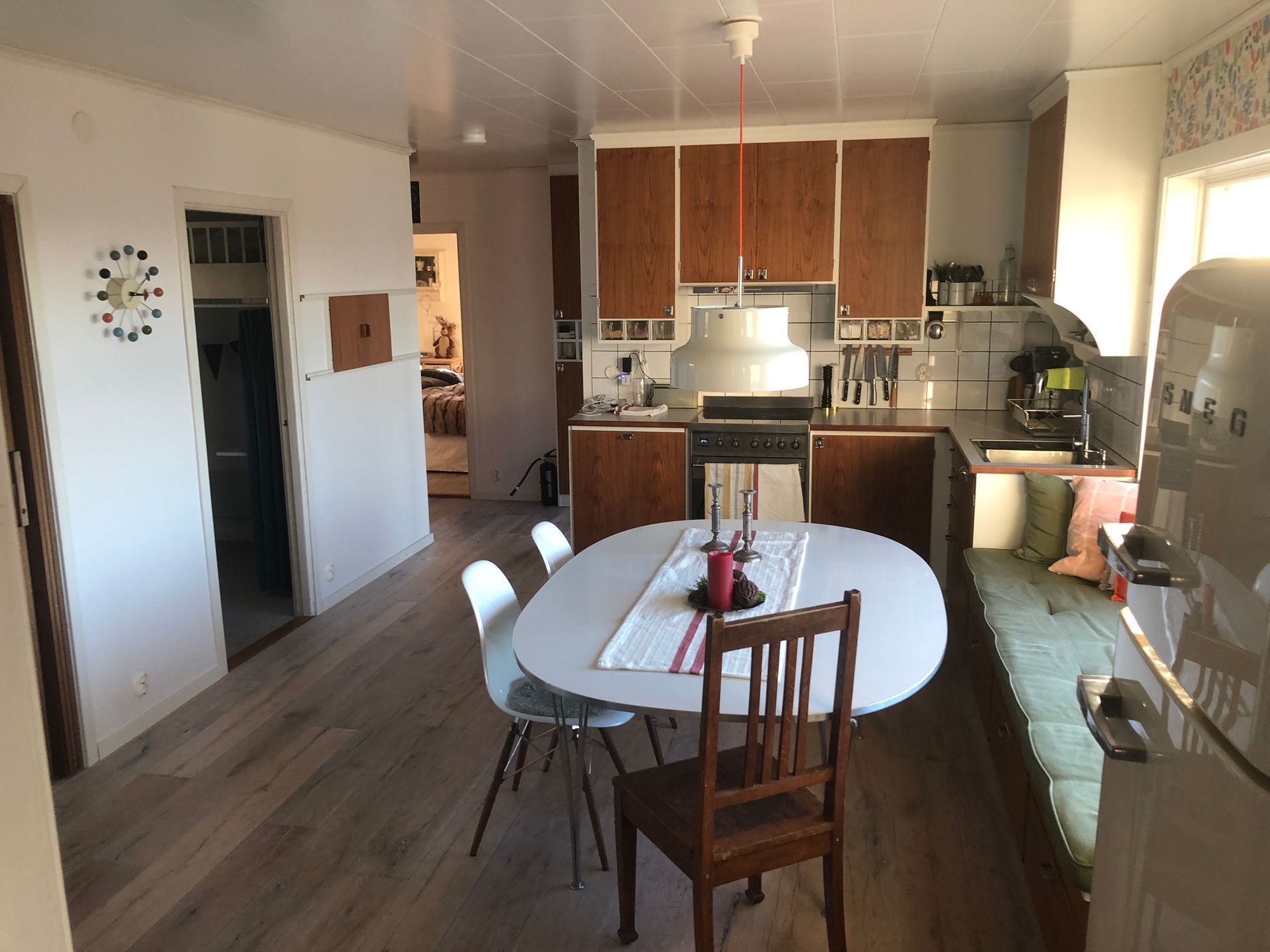 Stort strandnära sommarhus med härlig trädgård – bild 24 av 24