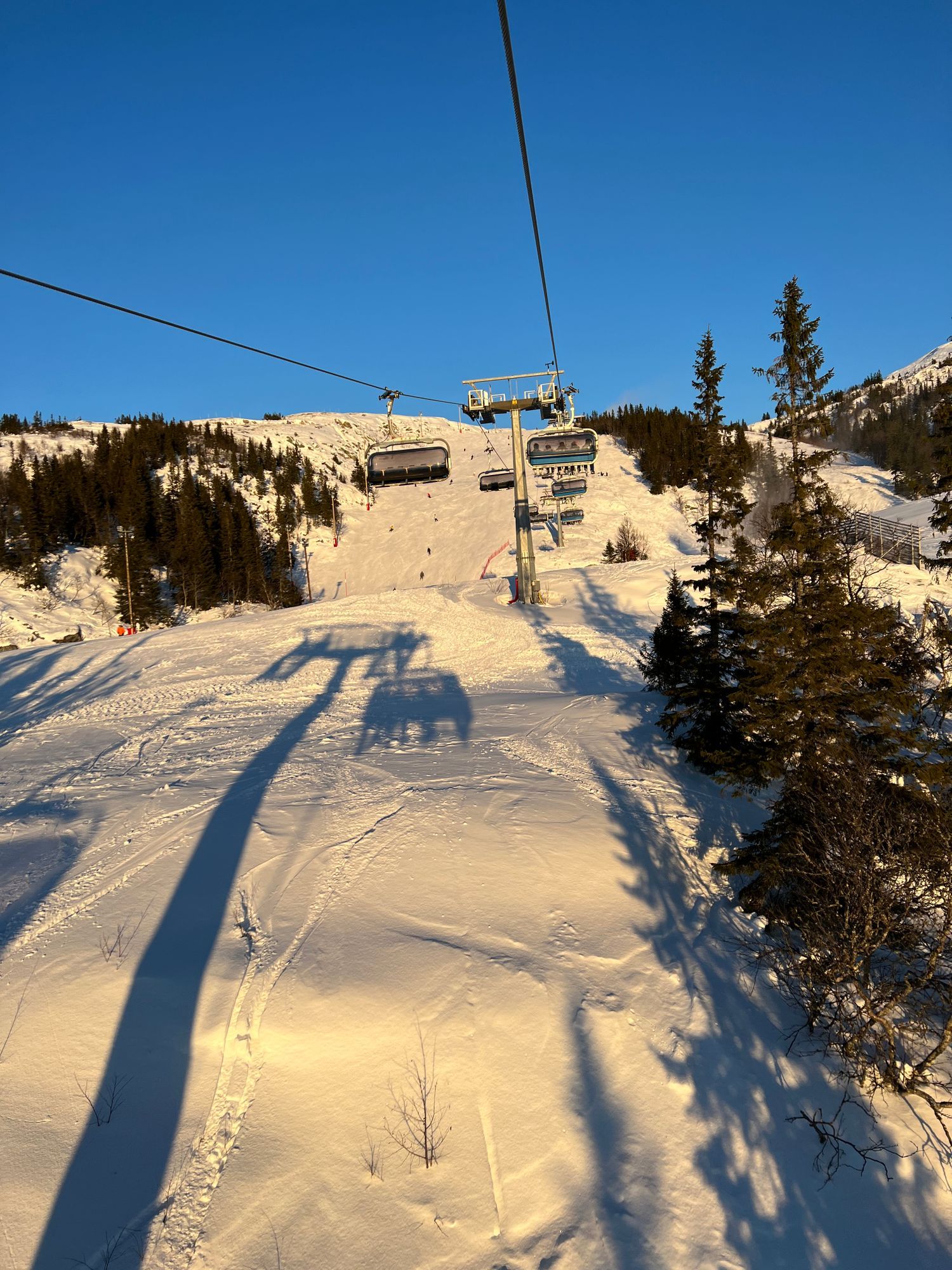 Mysig och välkomnande stuga i Duveds skidparadis – bild 2 av 13