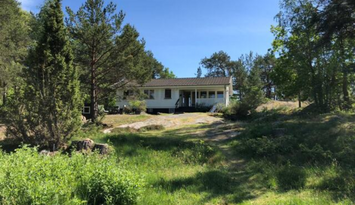 A Quiet and Cozy Cottage in the Archipelago
